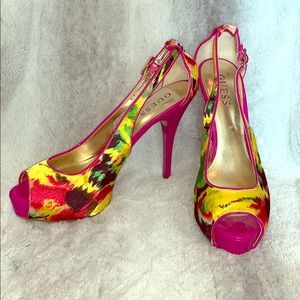 Guess Hondola peep toe pumps/heels
